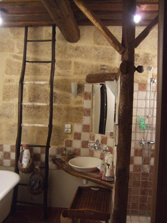 Bize De La Tour Bed & Breakfast Saint-Bonnet-du-Gard ห้อง รูปภาพ